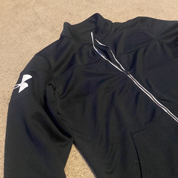 Women’s Under Armour Zip Up - Picture 2 of 4